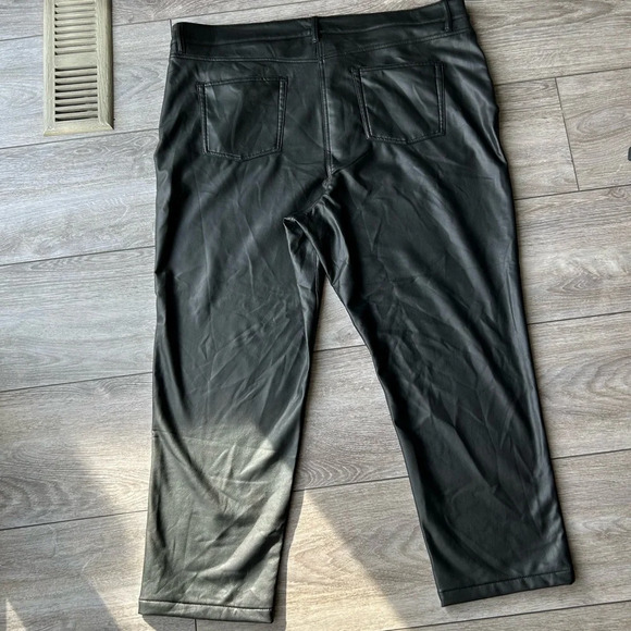 NWT Reitmans Straight Leg High Rise Faux Leather Pants in Black - Picture 13 of 14